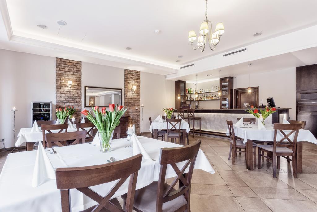 Hotel Modrzewiowy Dwor Gliwice Esterno foto