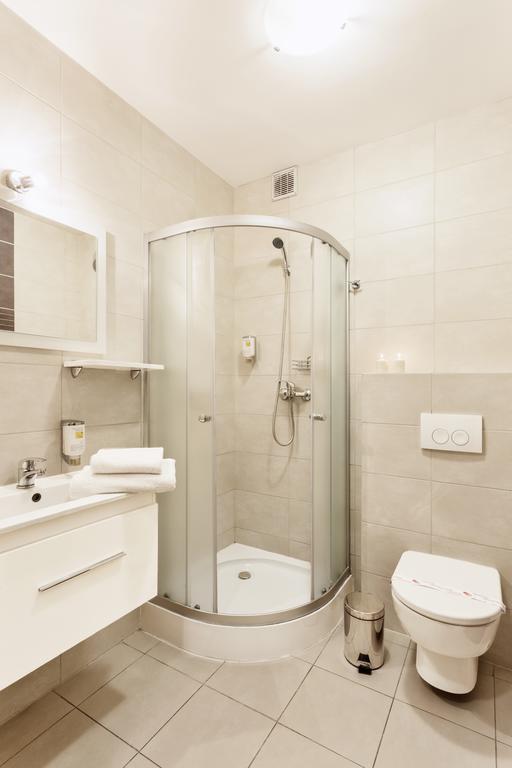 Hotel Modrzewiowy Dwor Gliwice Esterno foto