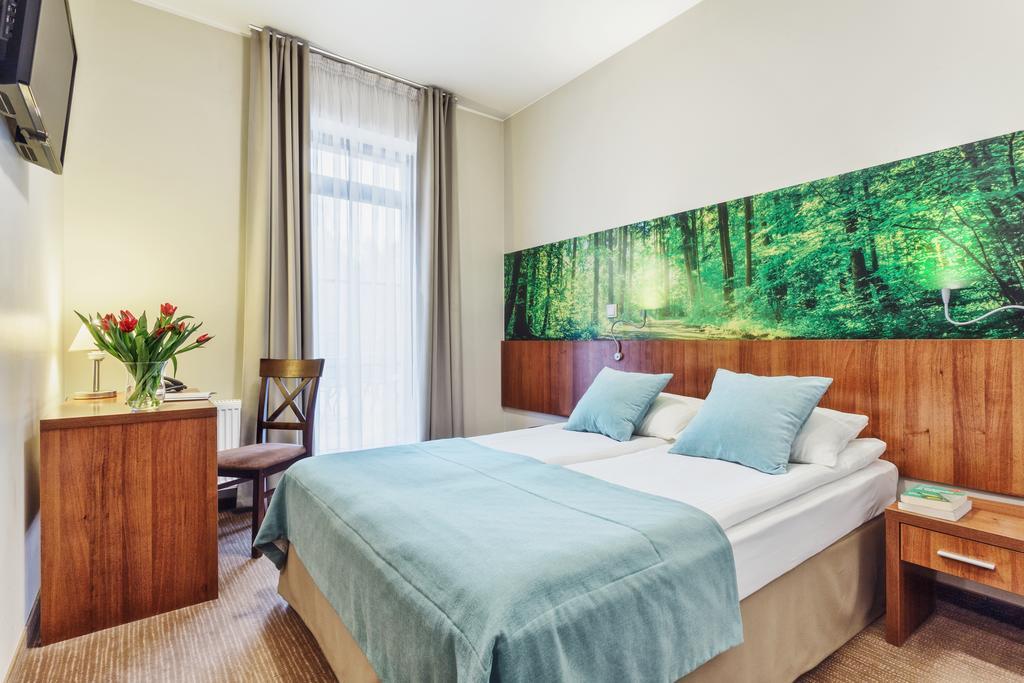 Hotel Modrzewiowy Dwor Gliwice Esterno foto