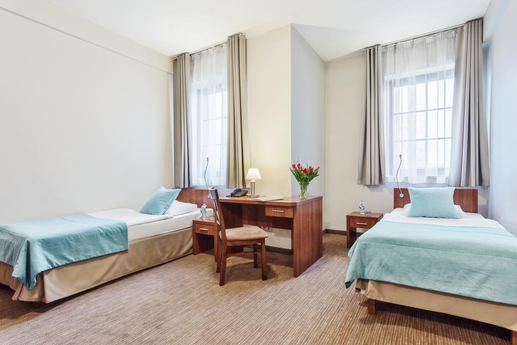 Hotel Modrzewiowy Dwor Gliwice Esterno foto