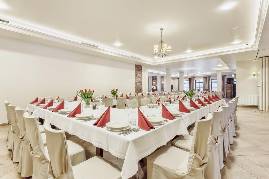 Hotel Modrzewiowy Dwor Gliwice Esterno foto