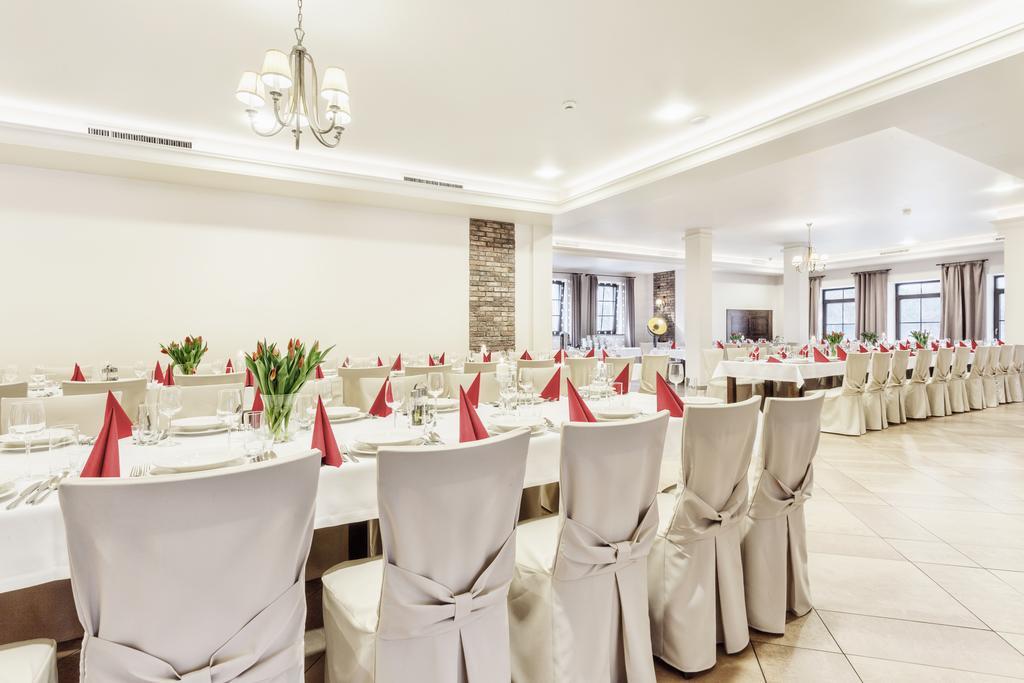 Hotel Modrzewiowy Dwor Gliwice Esterno foto