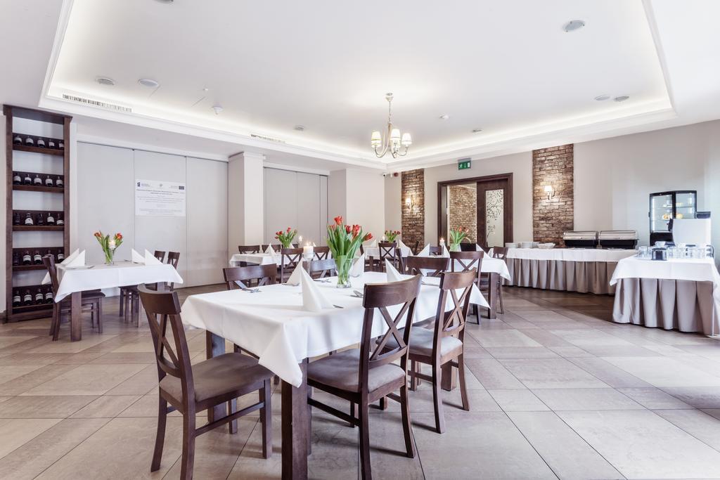 Hotel Modrzewiowy Dwor Gliwice Esterno foto
